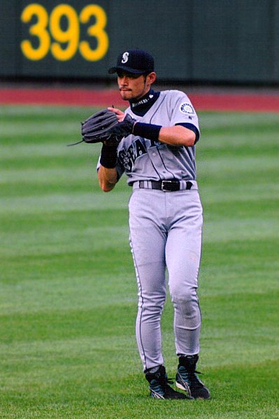 Ichiro Expresses Gratitude Entering Mariners Hall of Fame - Rafu Shimpo