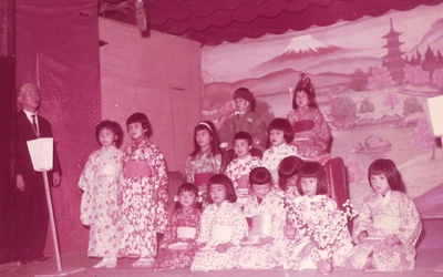 Thumbnail for 二世のクロニクル – 異なる子供時代の思い出