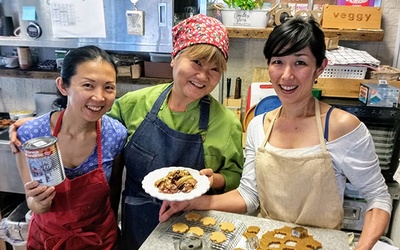 Thumbnail for A chef e autora Caroline Ishii apresenta ao Japão a comida canadense com um toque vegano