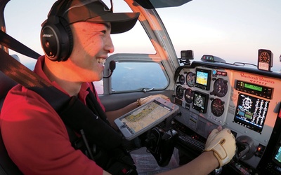 Thumbnail for Shinji Maeda, piloto caolho, voará ao redor do mundo