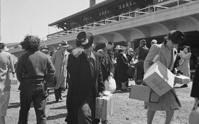 Thumbnail for 競馬場での一日：第二次世界大戦中のケネス・レックスロスによる日系アメリカ人への支援