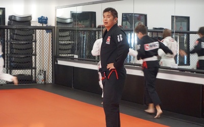 Thumbnail for Paixão por ensinar artes marciais leva a nova academia