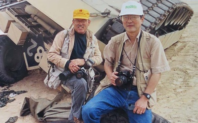 Thumbnail for 番外編: 森上助次を撮影したカメラマン・諏訪徹 — 庭園の仕事から国際的なフォトジャーナリストに — その２