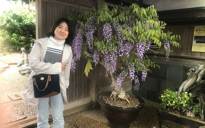Thumbnail for Hiromi Aoyama, una japonesa de segunda generación nacida y criada en Estados Unidos, pasó cuatro años y medio en Japón después de graduarse de la universidad.